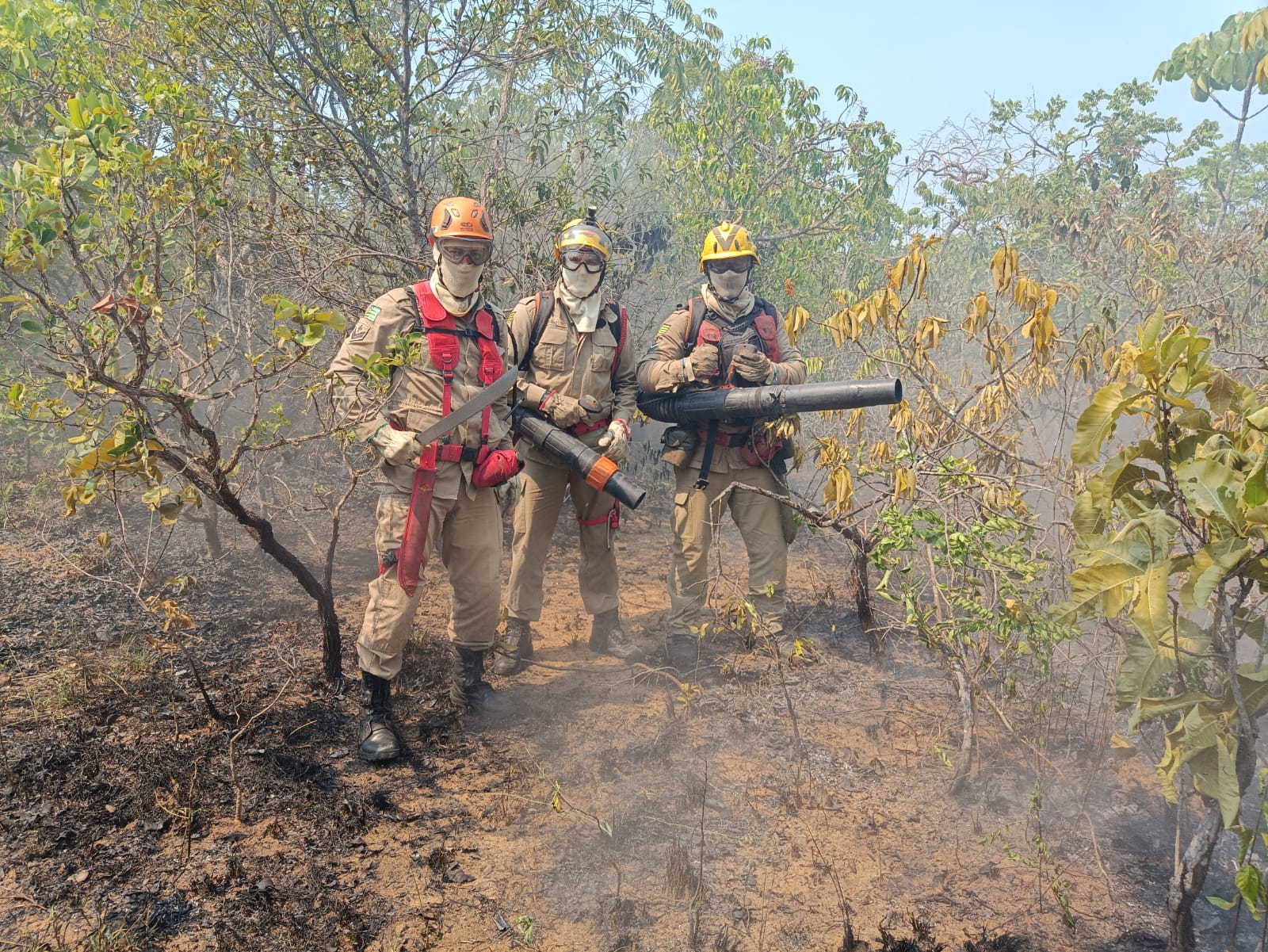 bombeiros-fogo-chapada-dos-veadeiros