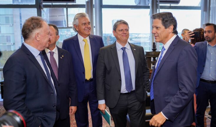Governador com Tarcísio e Fernando Haddad (Fazenda) | Foto: Júnior Guimarães