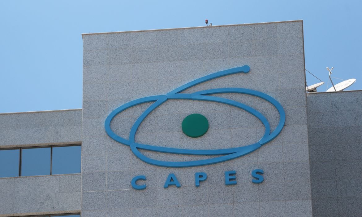 Capes