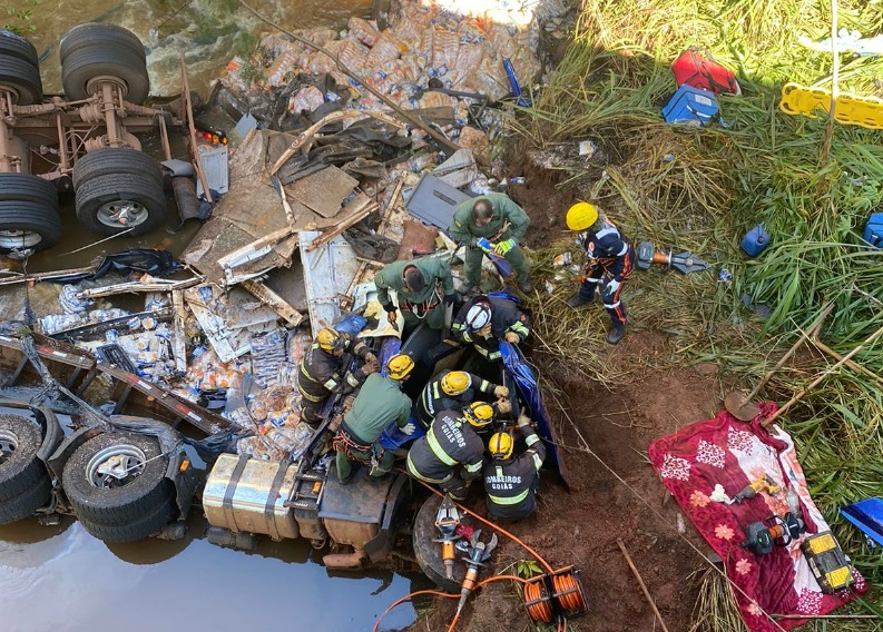 Bombeiros resgate Nerópolis