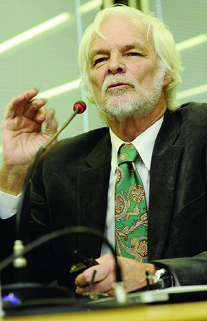Cláudio de Moura Castro, economista e pesquisador: denunciando os delírios do Plano Nacional de Educação