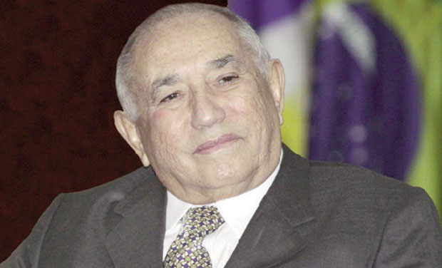 Siqueira Campos renuncia ao mandato de governador numa manobra que politicamente pode ser um tiro no pé