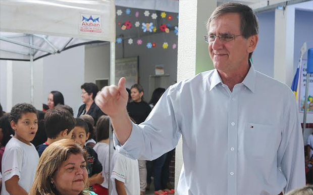 Viagens de terça-feira começam por Professor Jamil. Nesta segunda, o petista esteve em quatro cidades. Foto: Rosevir Ribeiro de Paiva