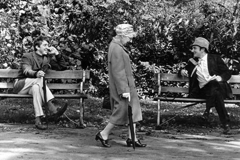 John Updike e o jornalista Alan Brien em 1968 - Foto: Michael Ward/Rex Features