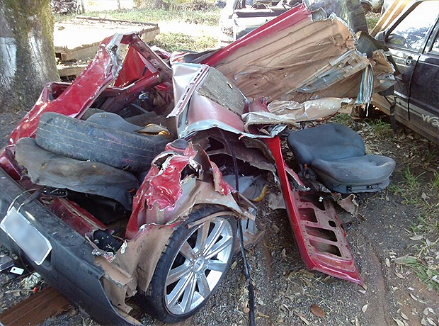 Outros quatro carros se envolveram na batida. Condutor do Gol, de 23 anos, não tinha CNH. Foto: Divulgação/PRF