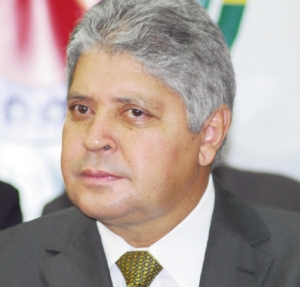 TCE manifestou parecer desfavorável à aprovação das contas de 2010 do ex-governador Alcides Rodrigues | Foto: Fernando Leite/Jornal Opção