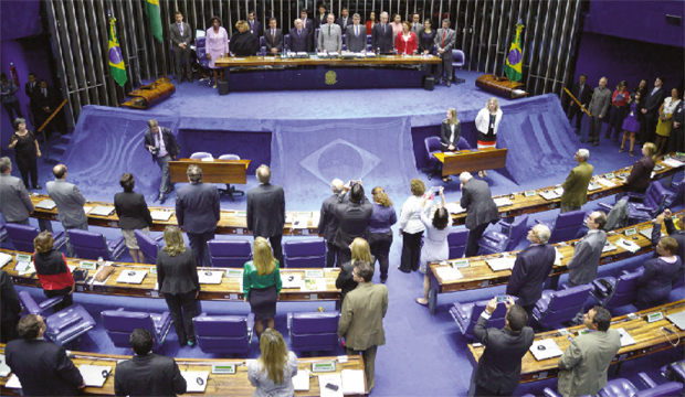 Congresso Nacional: proposta de Dilma esvazia papel dos congressistas e facilita controle da imprensa, objetivo histórico do PT | Foto: Wilson Dias/ Agência Brasil