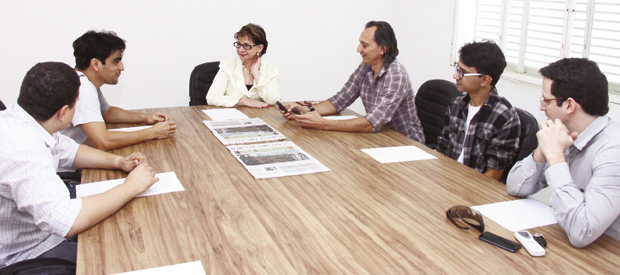 Empresária Helenir Queiroz, presidente da Acieg, em entrevista a editores e repórteres do Jornal Opção: “Os políticos ficam brigando por tempo de propaganda na TV e esquecem-se de ideias e bandeiras” | Foto: Fernando Leite/Jornal Opção