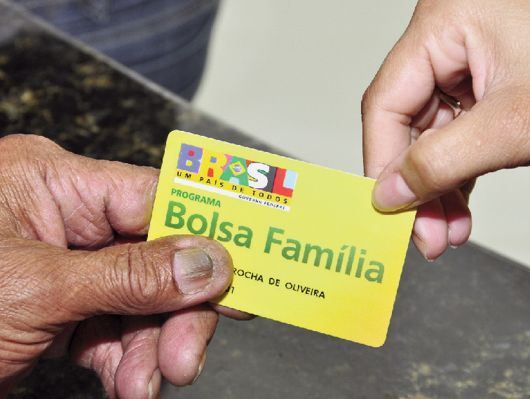 Banco recebe com meses de atraso o repasse para pagamento de benefícios como Bolsa Família