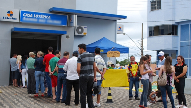 Caixa lança aplicativo para jogar na loteria pelo celular