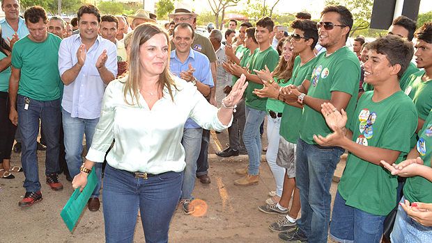 Cláudia Lelis é uma mulher inteligente, articulada, que respira política o tempo todo e que tem uma capacidade grande de organização. acredito que a Coligação ganha com sua indicação à vice-governadoria” | Foto: T1 Notícias