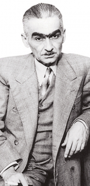 "Em dois livros, ‘Ferro’ (1931) e ‘O Escândalo do Petróleo’ (1936), o escritor documenta os lances dramáticos da duríssima batalha que teve que travar contra a ‘carneirada’ e contra os ‘moinhos de vento’, movido unicamente pelo afã de prover o Brasil de uma indústria petrolífera independente”