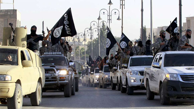 Combatentes do Estado Islâmico em Raqqa, a cidade síria que é a "capital" do seu califado | Foto: Reuters