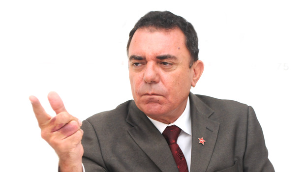 Deputado estadual Luis Cesar Bueno: “Apenas reduzir gastos não adianta” | Foto: Fernando Leite/Jornal Opção