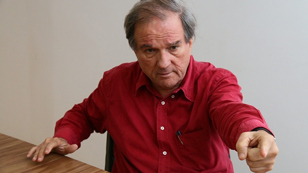 Mestre pela Universidade de Paris VII, Daniel Aarão Reis militou por muitos anos no movimento estudantil. Entre outros livros, lançou “Revolução Perdida” e “Ditadura e democracia no Brasil” | Foto: Fernando Leite/Jornal Opção