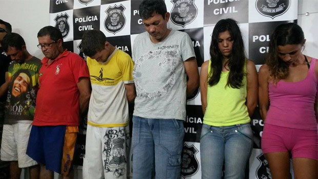Parte da quadrilha foi apresentada nesta terça-feira pela polícia | Foto: Marcelo Gouveia