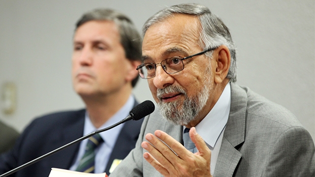 Líder do PSB no Senado, João Capiberibe: “O que irá decidir a questão é o congresso dos dois partidos, que deve ocorrer até o mês de junho” | Foto: Patrícia Soransso