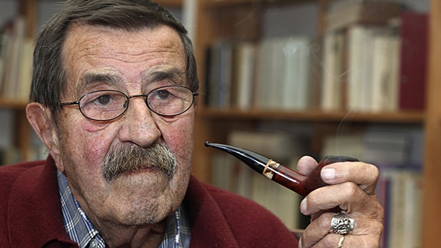 Nascido em 1927, em atual território polonês, Günter Grass viveu a 2ª Guerra Mundial, que marcou toda sua obra. Ele faleceu aos 87 anos, no recente mês de abril