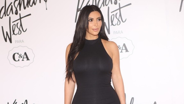 Kim Kardashian lança coleção de roupas em parceria com a CeA