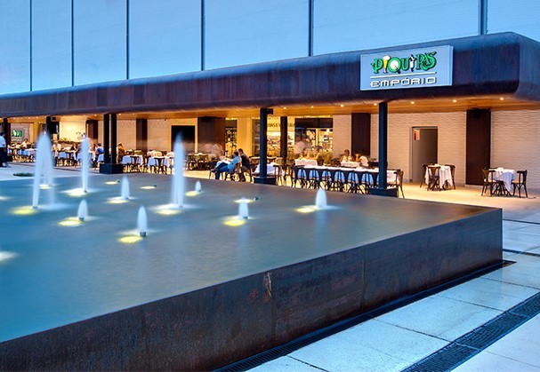 Fachada do restaurante Piquiras do Flamboyant, o mais novo do grupo | Foto: reprodução / site