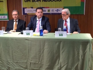 Marconi Perillo com o consul geral do Brasil em Madri