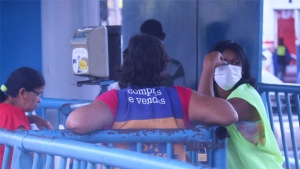 Ambulantes que vendem bilhetes são, segundo os órgãos controladores, uma das razões das fraudes no sistema