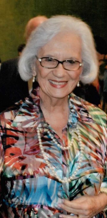 Lena Castello Branco 1c 260419_226844530672061_5879712_n