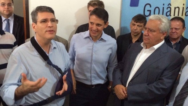 Deputado estadual Francisco Jr. fala aos militantes do PSD como pré-candidato do partido à prefeitura de Goiânia | Foto: Larissa Quixabeira / Jornal Opção