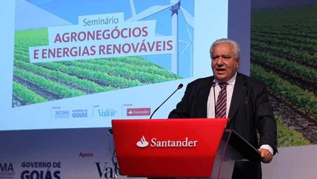 Secretário Vilmar Rocha discursa durante o evento