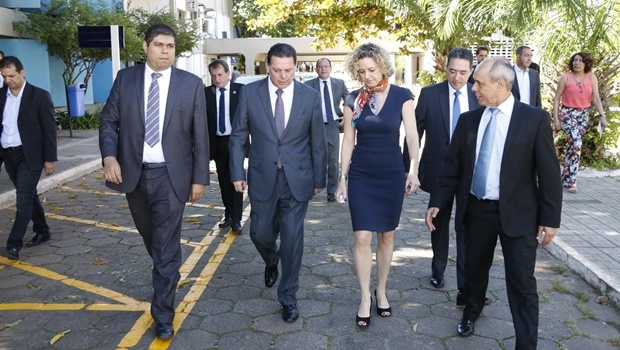 Marconi garantiu que vai cumprir parcelamentos acordados e piso salarial, mas que novos acordos só serão analisados quando houver condições financeiras