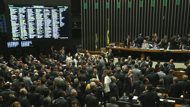 Sessão para aprovação da nova meta fiscal durou mais de 16 horas | Foto: Reprodução/Agência Brasil