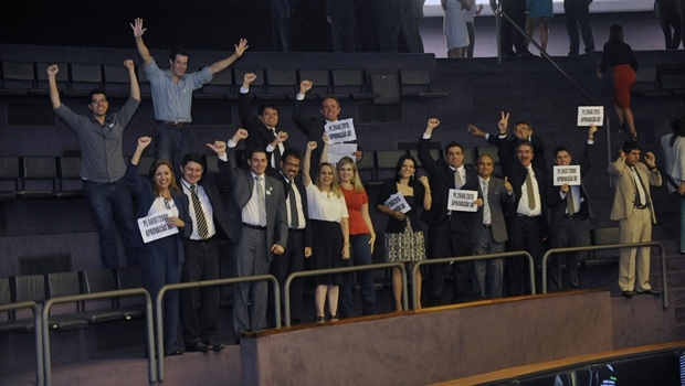 Servidores comemoram aprovações no Plenário | Foto: Luis Macêdo/ Agência Câmara