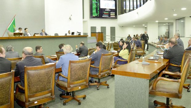 Deputados votam matérias para fechamento do ano legislativo no Tocantins: PPA, LDO e LOA aprovados