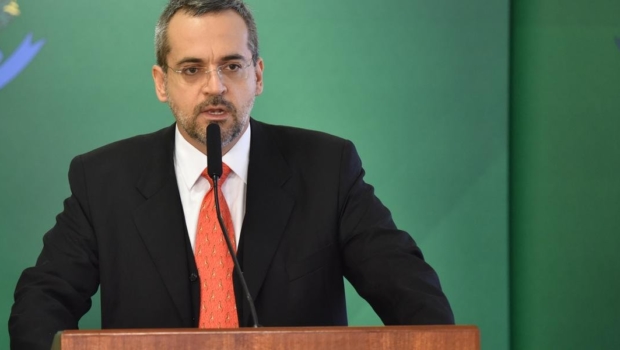 Publicação de Weintraub comparando Lula e Dilma à cocaína Publicação de Weintraub comparando Lula e Dilma à cocaína