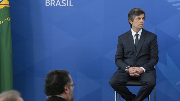 Oncologista Nelson Teich se respalda pelo conhecimento científico, mas deixou interrogação sobre acatar decisões políticas