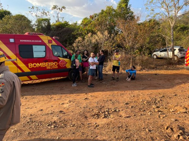 Bombeiros resgatam grupo que fazia trilha e sofreu ataque de abelha. | Foto: divulgação.