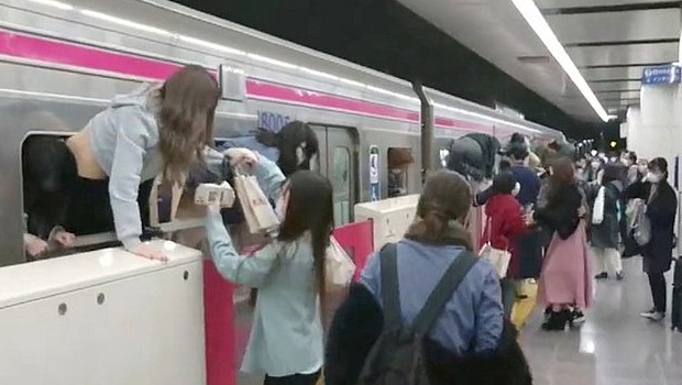 Agressor de trem no Japão se declara fã do Coringa