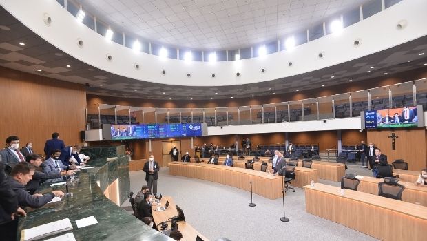 alego-deputados-estaduais-feriado