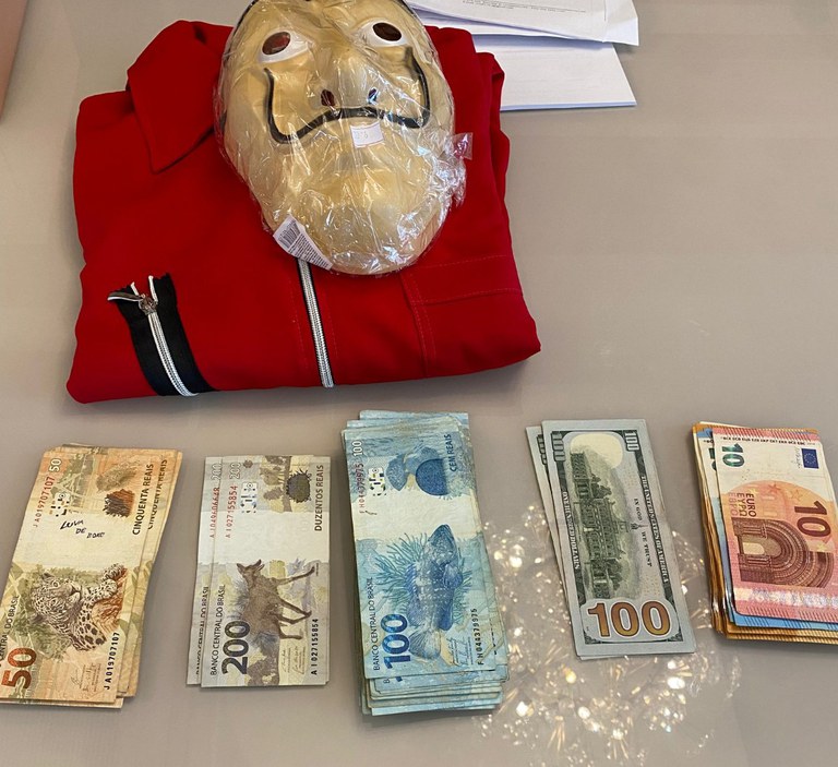 pirâmide-la-casa-de-papel-pf