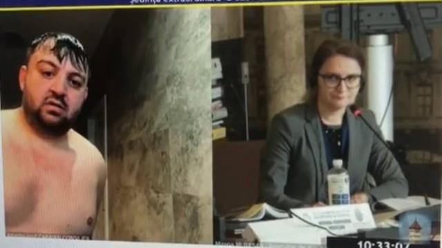Parlamentar esquece câmera ligada e aparece em sessão pelado | Foto: reprodução