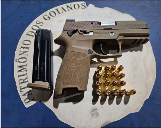 Arma de fogo apreendida | Foto: divulgação/PM-GO