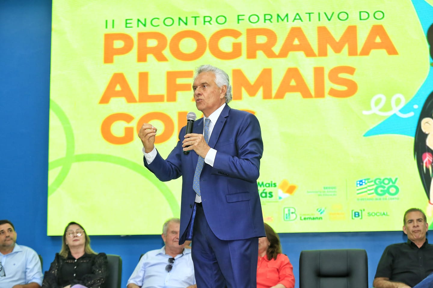 Caiado educação