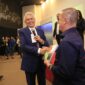 Ronaldo Caiado cumprimenta Onyx Lorenzoni