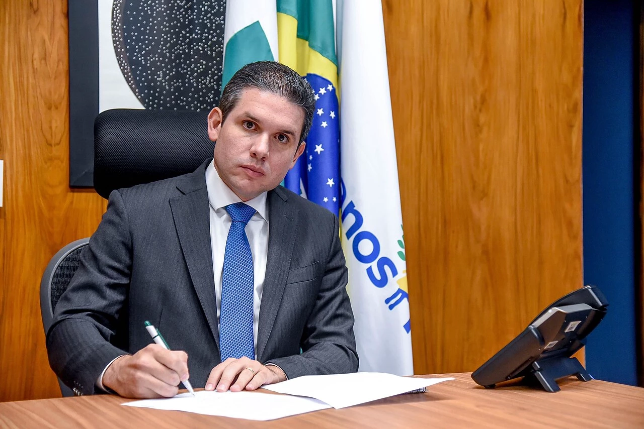 Capa_Com-Hugo-Motta-provaveis-mais-2-anos-de-retrocesso-ambiental-e-indigena-na-Camara