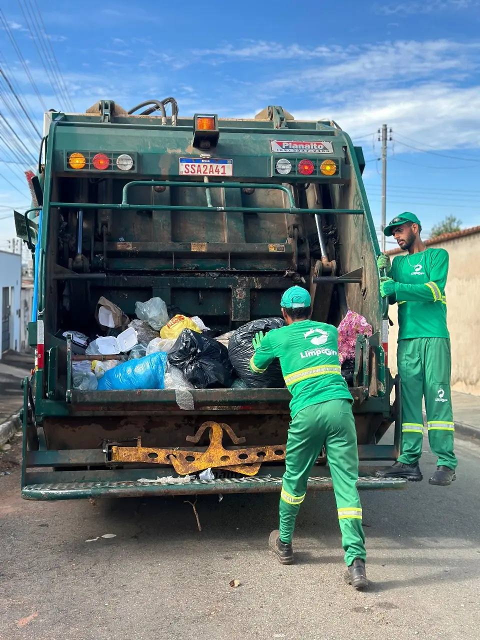 e9fcc692-e7e1-46f3-b93d-602ada246fd8 (1)