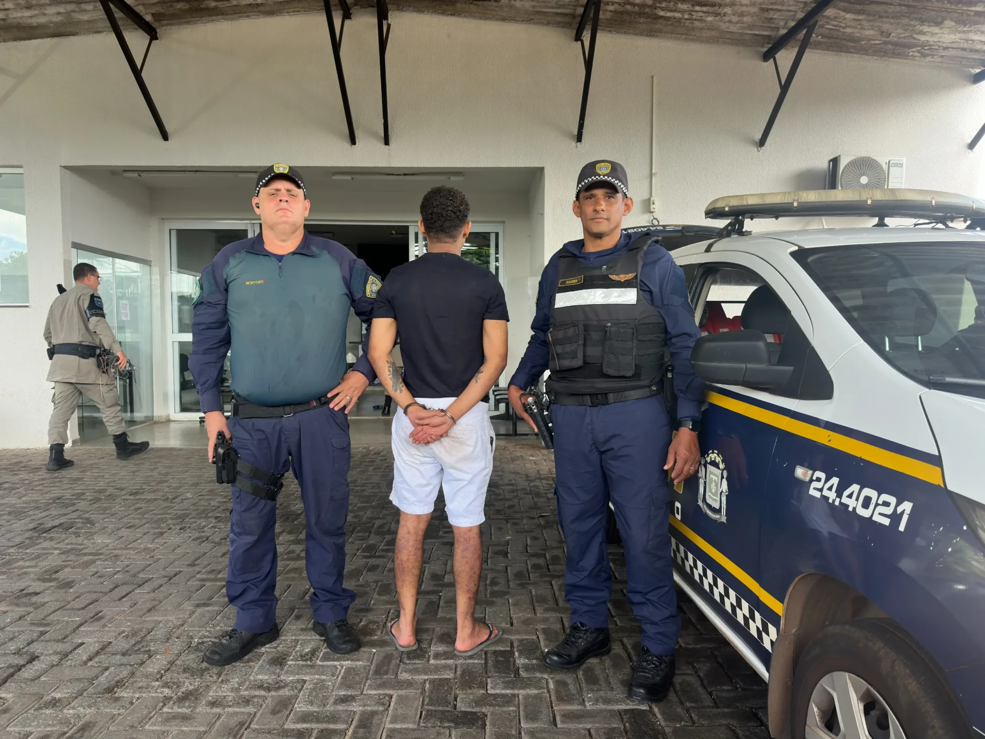 Jovem é preso em Goiânia após dirigir embriagado e causar acidente