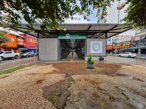 Marcio Fernandes estação de passageiros da Avenida Goiás menor