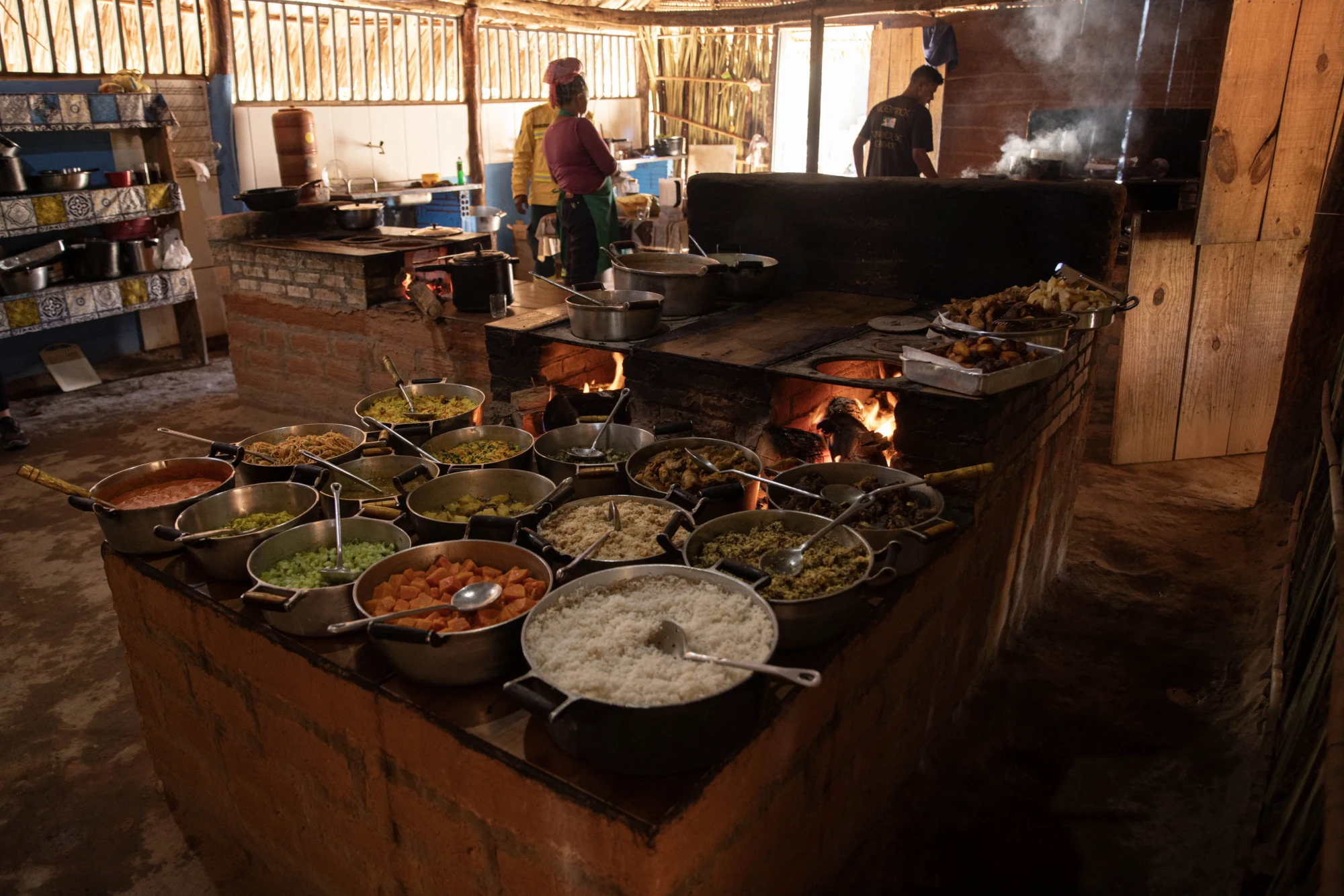 Mais de 700 mil goianos não têm acesso ao gás de cozinha , aponta levantamento